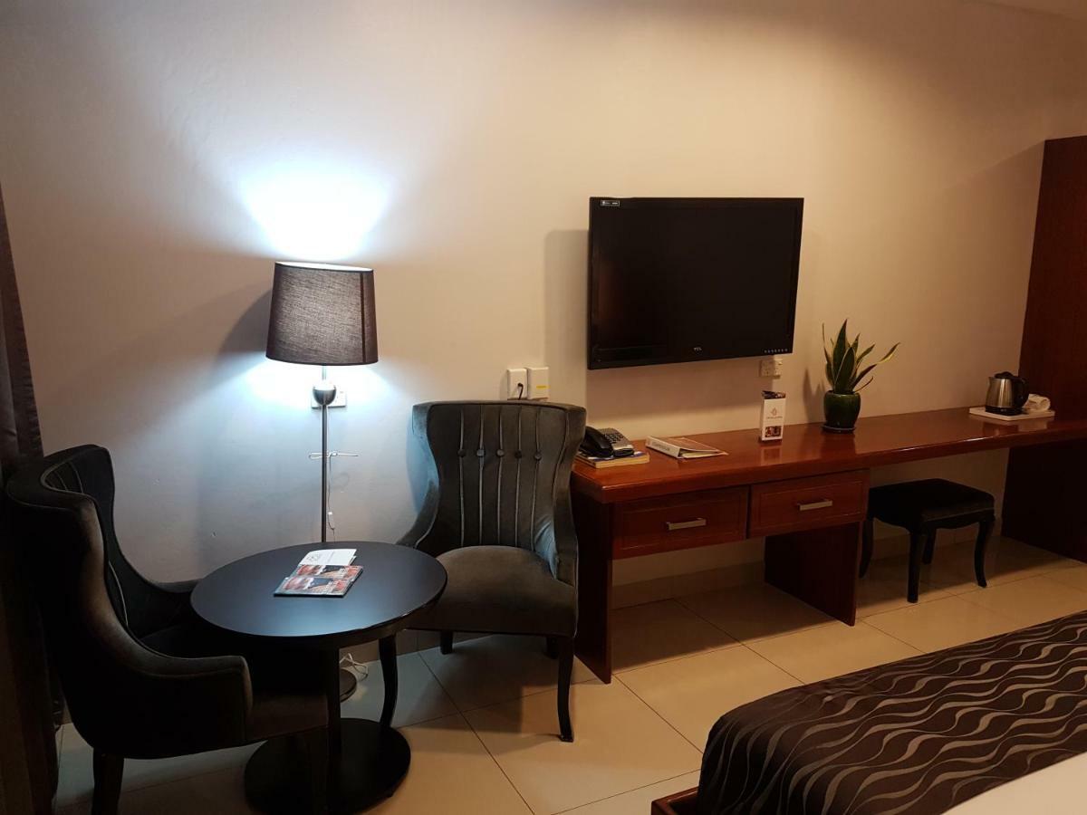 Paddy'S Hotel & Apartments Port Moresby Extérieur photo